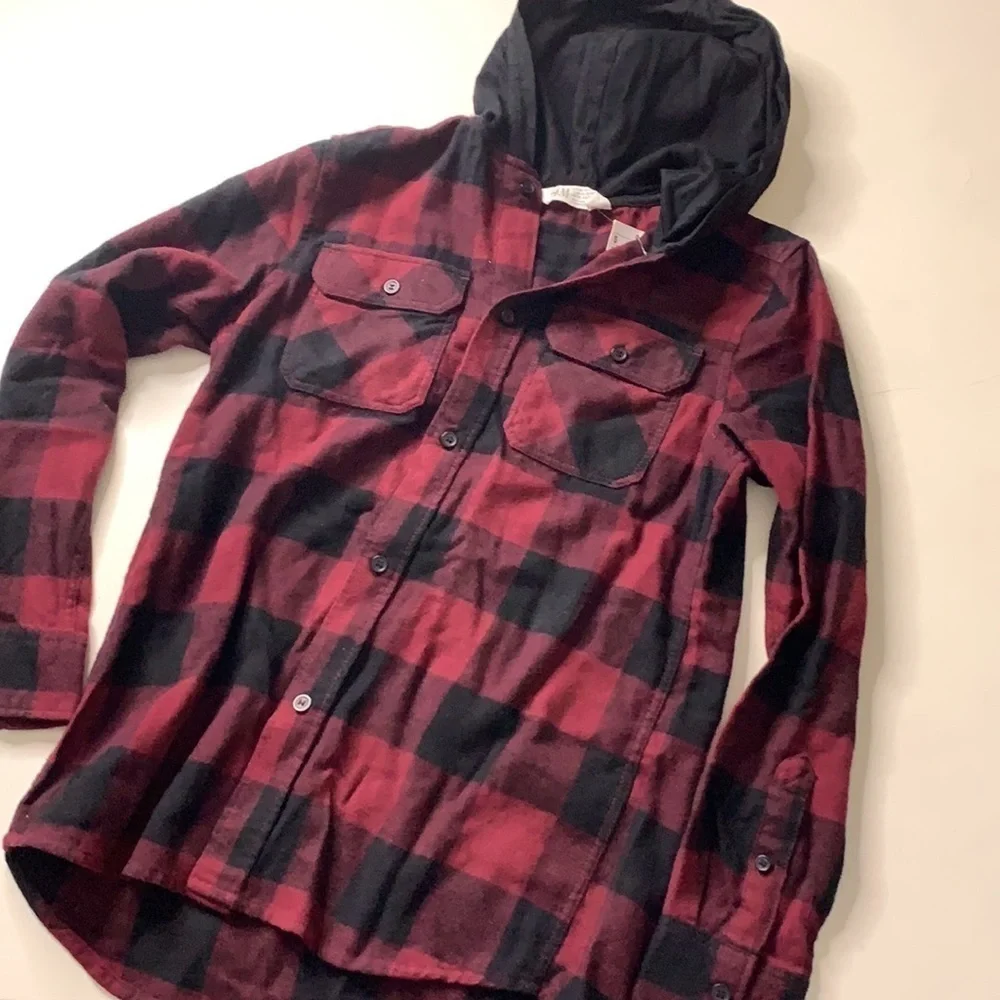 New with tags H & M long sleeve button down hooded flannel shirt 10-11 y kids
